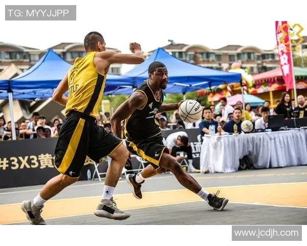 马丁内斯对决亚洲后卫的精彩较量与战术分析